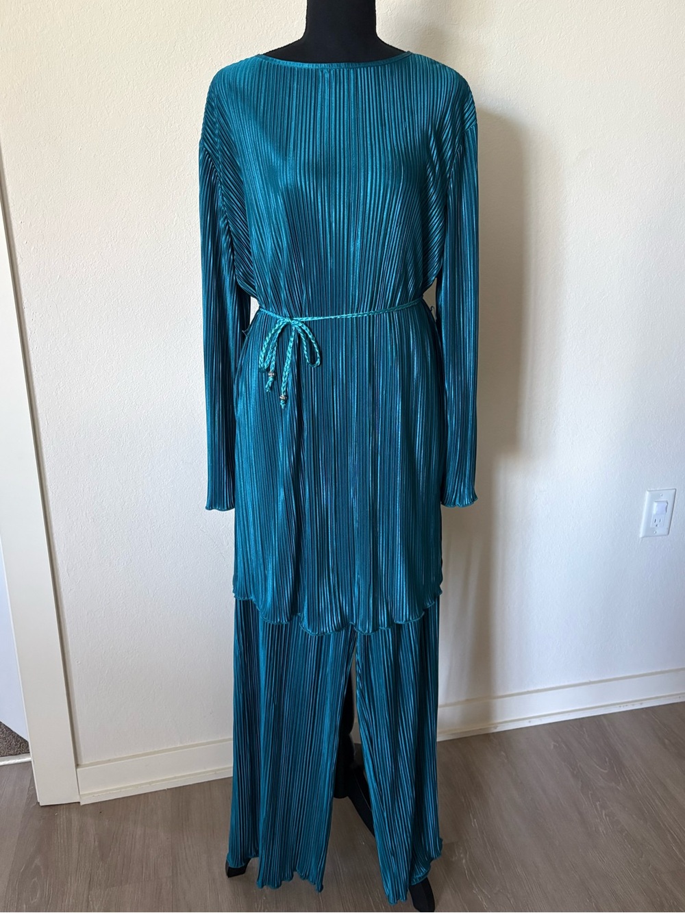 Teal Pleated Long-Sleeve Matching Set with Waist Tie